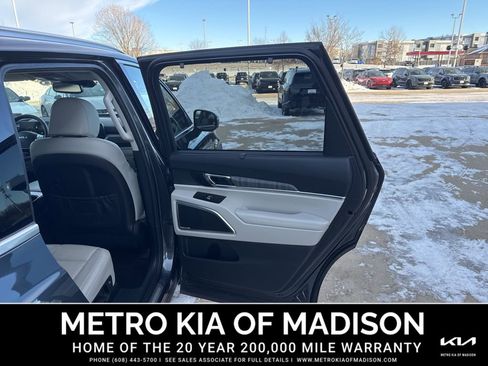 Used 2023 Kia Telluride SX image 32