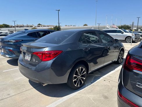 Used 2018 Toyota Corolla SE FWD image 3