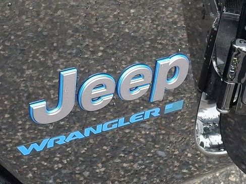 Used 2025 Jeep Wrangler Unlimited Sahara w/ Safety Group image 32