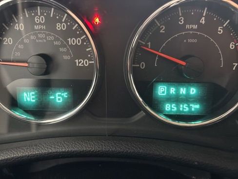 Used 2017 Jeep Wrangler Unlimited Sahara image 27