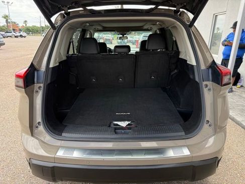 Certified 2024 Nissan Rogue SV w/ SV Premium Package FWD image 16