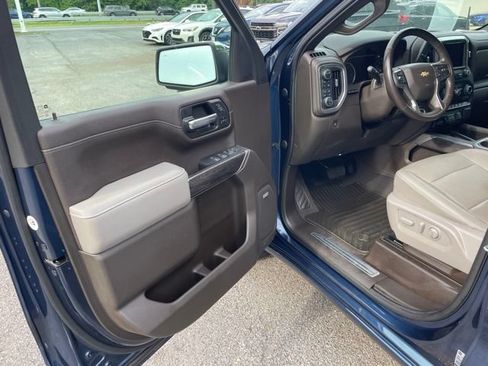 Used 2022 Chevrolet Silverado 1500 LTZ w/ LTZ Premium Package AWD/4WD image 10