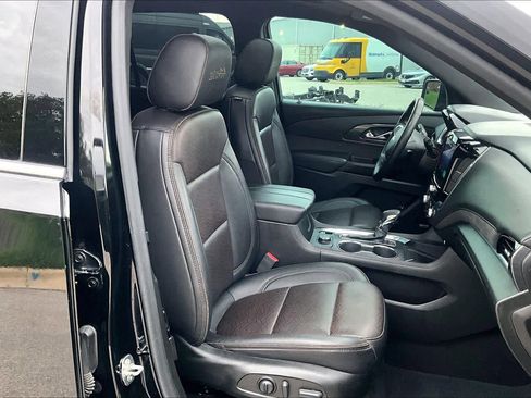 Used 2023 Chevrolet Traverse High Country AWD/4WD image 9