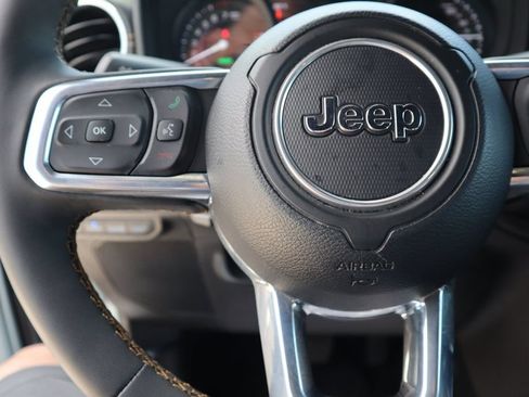 Used 2024 Jeep Wrangler Unlimited Sahara w/ Technology Group AWD/4WD image 23