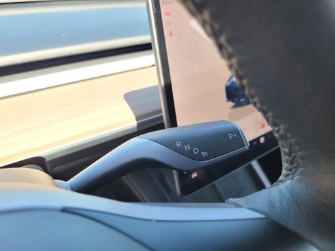 Used 2023 Tesla Model 3 Standard Range RWD image 23
