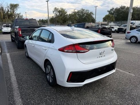 Used 2018 Hyundai Ioniq Blue FWD image 4