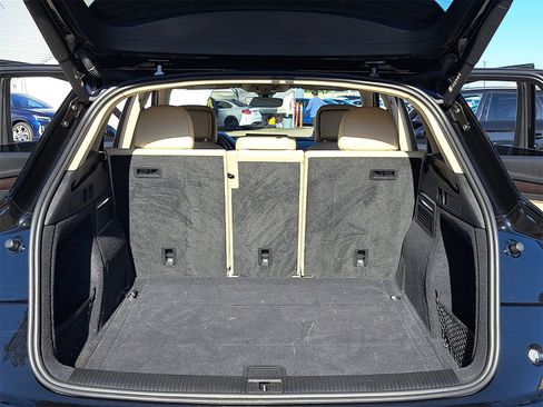Used 2023 Audi Q5 2.0T Premium w/ Convenience Package image 12