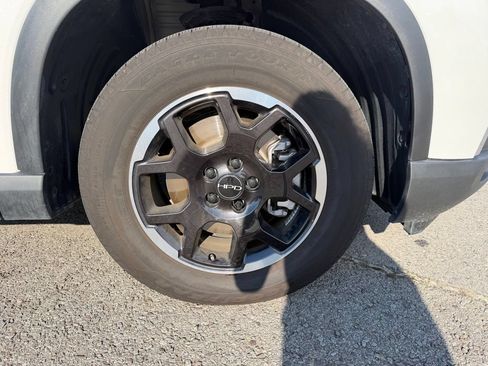 Used 2025 Honda Pilot EX-L image 6