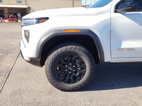 New 2026 GMC Canyon Elevation w/ Convenience Package image 9