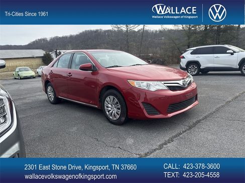 Used 2012 Toyota Camry LE image 1