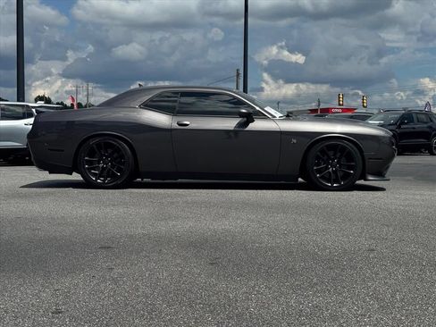 Used 2022 Dodge Challenger R/T Scat Pack w/ Plus Package RWD image 2