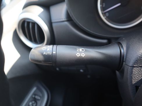 Used 2025 Nissan Versa S w/ Trunk Package image 21