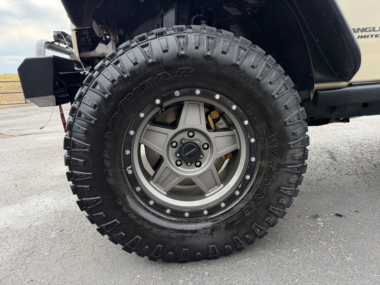 Used 2016 Jeep Wrangler Unlimited Rubicon w/ Connectivity Group AWD/4WD image 24