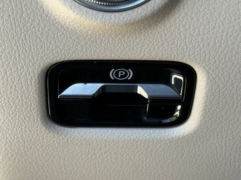 Used 2024 Mercedes-Benz C 300 Sedan image 30