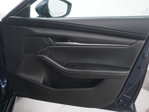 Used 2023 MAZDA MAZDA3 s image 9