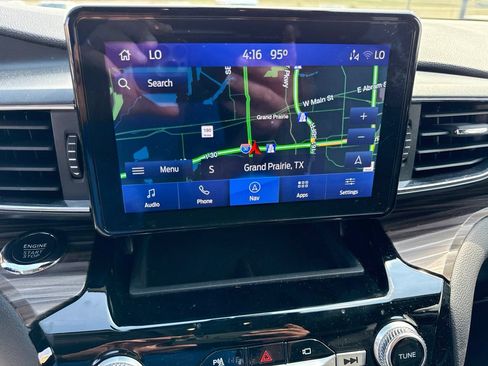 Used 2022 Ford Explorer Limited w/ Equipment Group 301A RWD image 25