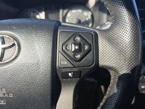 Used 2016 Toyota Tacoma TRD Sport w/ Premium & Technology Package image 18