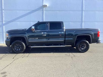 Used 2019 GMC Sierra 2500 Denali w/ Duramax Plus Package
