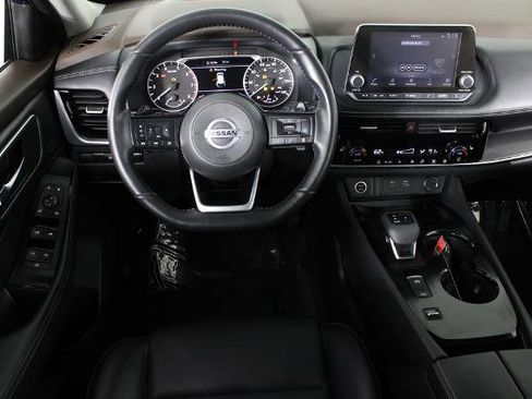 Certified 2021 Nissan Rogue SV w/ Premium Package image 7