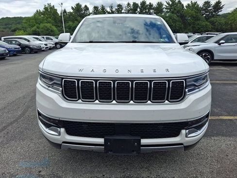 Used 2022 Jeep Wagoneer Series III AWD/4WD image 2