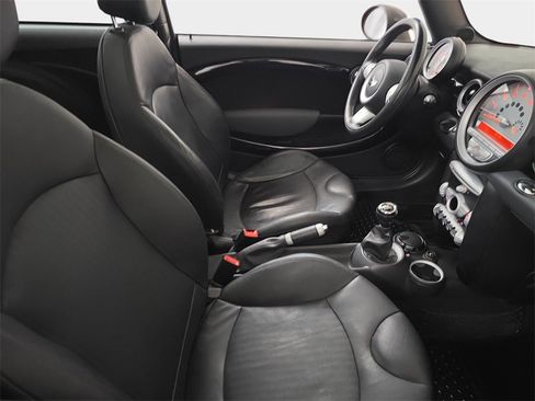 Used 2009 MINI Cooper Hardtop image 11