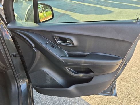 Used 2020 Chevrolet Trax LS w/ Tint and Cruise Package FWD image 36