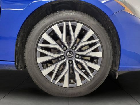 Used 2025 Nissan Altima 2.5 SV image 3