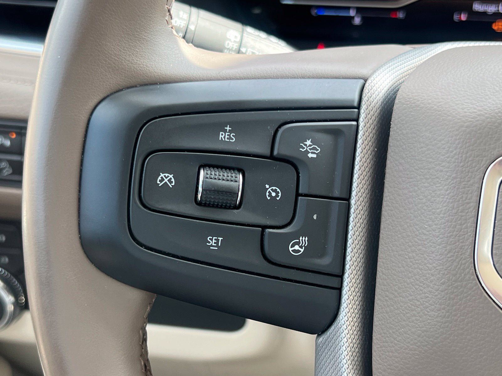 Used 2023 GMC Yukon Denali w/ LPO, Floor Liner Package AWD/4WD image 32