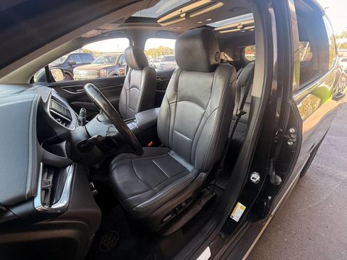 Used 2019 Buick Enclave Premium w/ LPO, Hit The Road Package AWD/4WD image 25