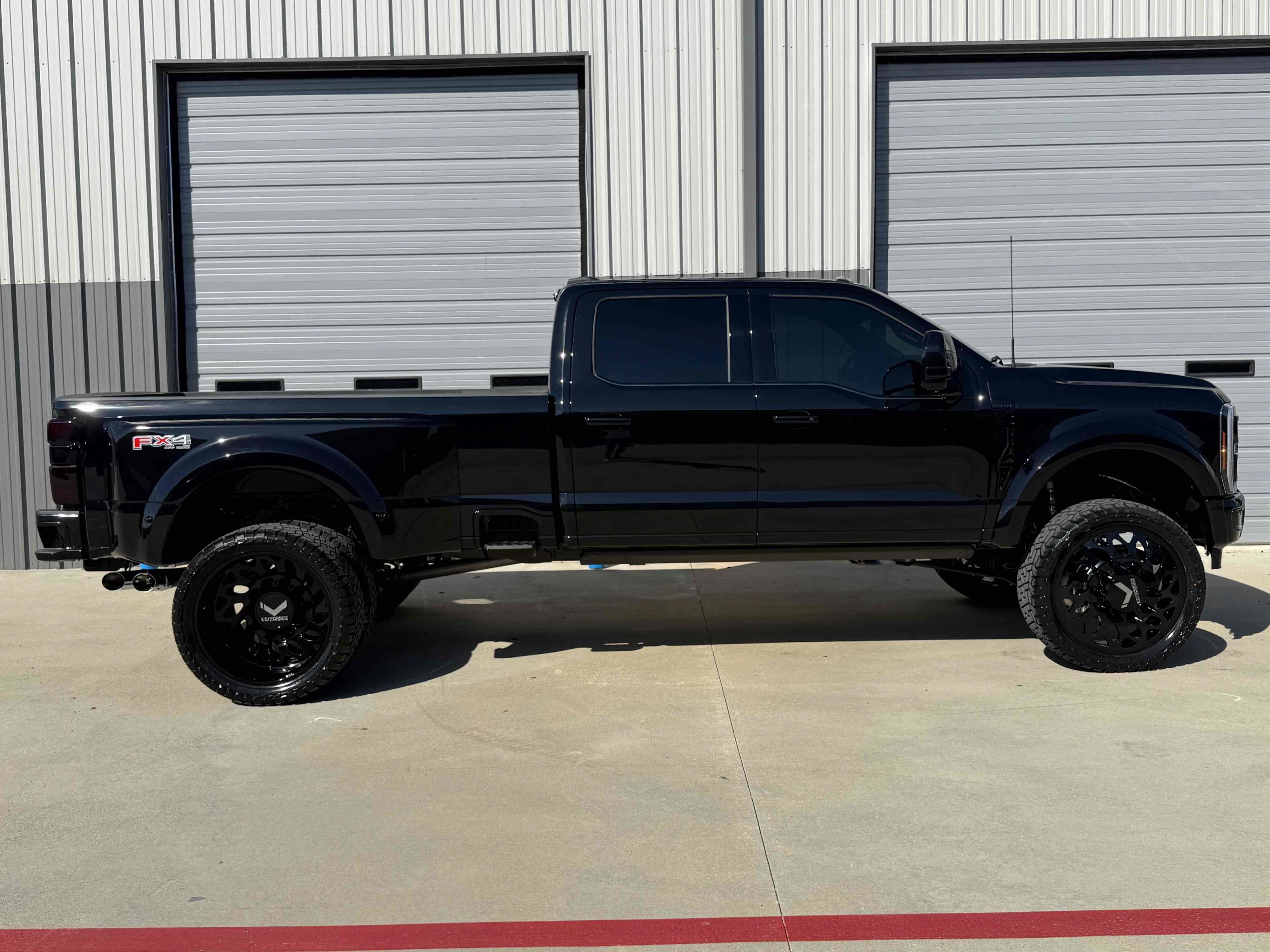 Used 2027 Ford F450 Platinum w/ Platinum Plus Package AWD/4WD image 9