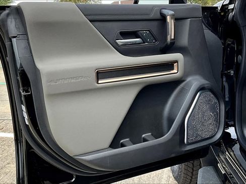 New 2025 GMC Hummer EV 3X AWD/4WD image 16