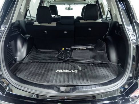 Used 2016 Toyota RAV4 XLE AWD/4WD image 9