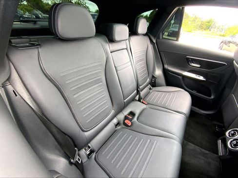 Used 2025 Mercedes-Benz GLC 300 image 19