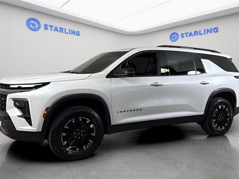 Certified 2025 Chevrolet Traverse Z71 w/ Enhanced Driving Package image 2