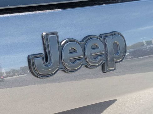 Used 2016 Jeep Cherokee Sport w/ Cold Weather Group AWD/4WD image 16