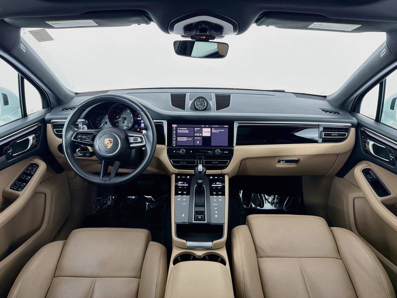Certified 2023 Porsche Macan AWD/4WD image 16