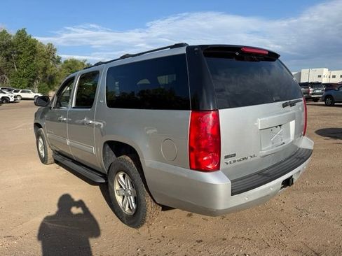 Used 2012 GMC Yukon XL SLT w/ SLT-2 Equipment Package AWD/4WD image 3