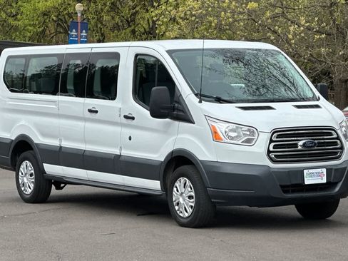 Used 2017 Ford Transit 350 XLT image 9
