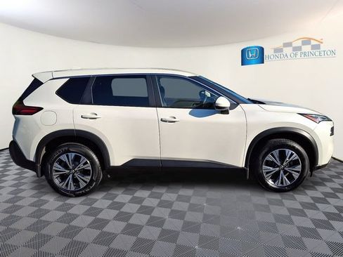 Used 2023 Nissan Rogue SV AWD/4WD image 7
