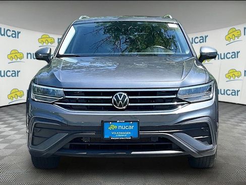 Used 2024 Volkswagen Tiguan SE w/ Panoramic Sunroof Package AWD/4WD image 2