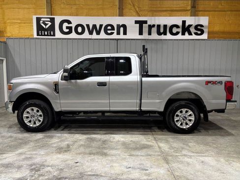 Used 2022 Ford F250 XLT w/ XLT Value Package AWD/4WD image 2