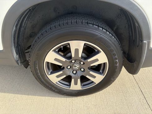 Certified 2018 Honda Ridgeline RTL-T image 36