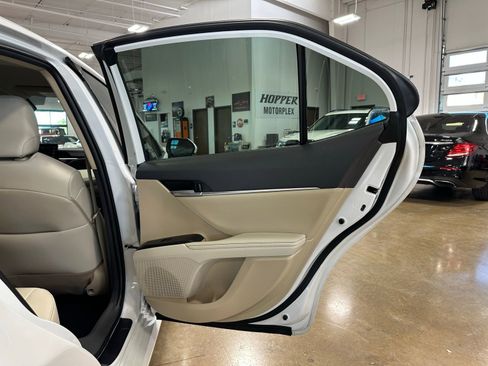 Used 2024 Toyota Camry XLE image 38