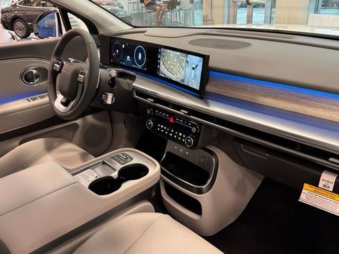 New 2026 Hyundai Ioniq 9 SEL image 28
