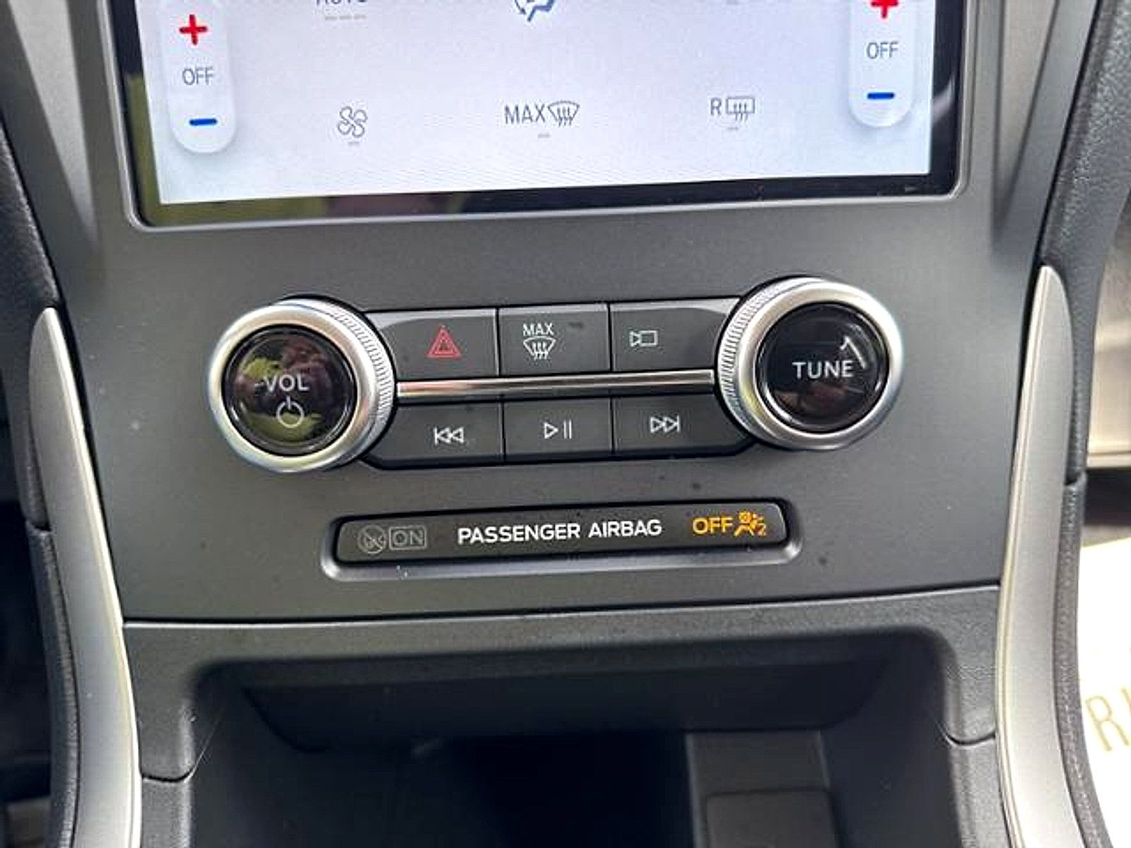 Used 2024 Ford Edge SE AWD/4WD image 18