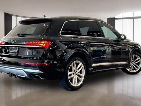 Used 2025 Audi Q7 3.0T Premium Plus w/ Premium Plus Package AWD/4WD image 5
