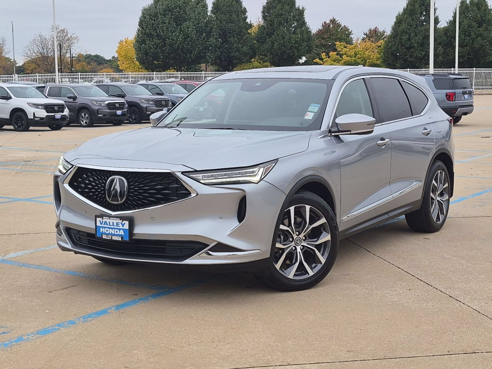 Used 2024 Acura MDX w/ Technology Package AWD/4WD image 2