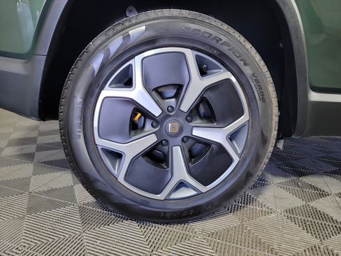Used 2024 Rivian R1S Adventure AWD/4WD image 12