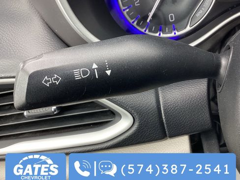 Used 2020 Chrysler Pacifica Touring-L image 34