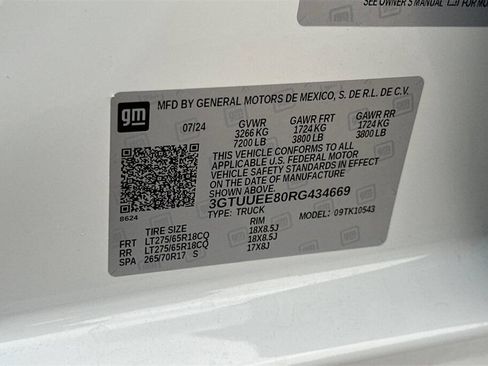 Used 2024 GMC Sierra 1500 AT4 w/ Technology Package image 29